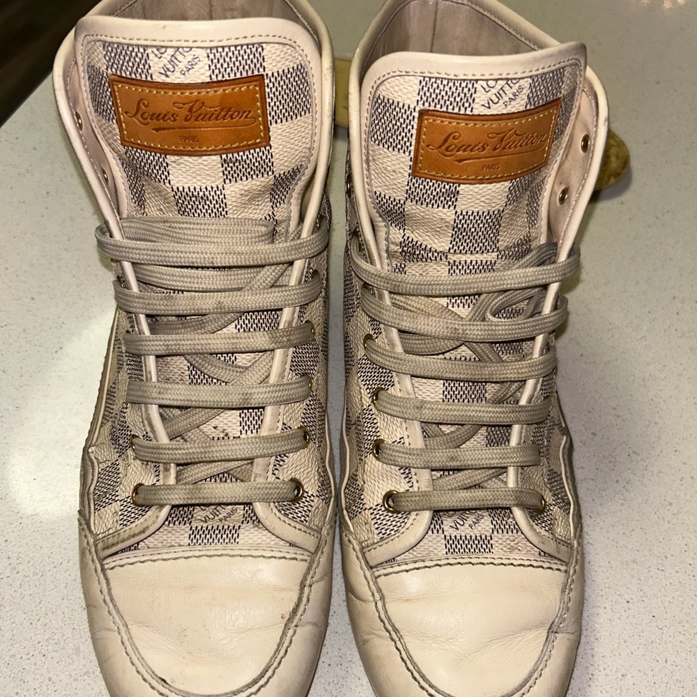 Louis Vuitton shoes (project damaged please see description)
